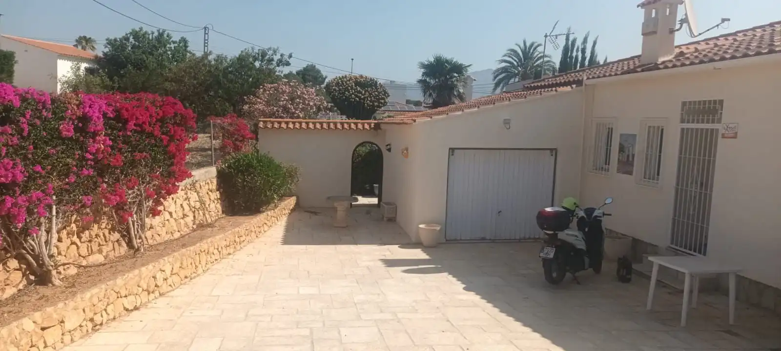 Außenansicht von Haus oder Chalet zum Verkauf in L'Alfàs del Pi mit Klimaanlage, Privatgarten und Terrasse