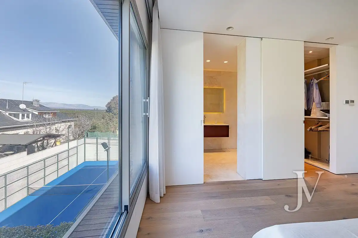 Bedroom of Houses for sale in Madrid  with Air Conditioner, Heating and Private garden