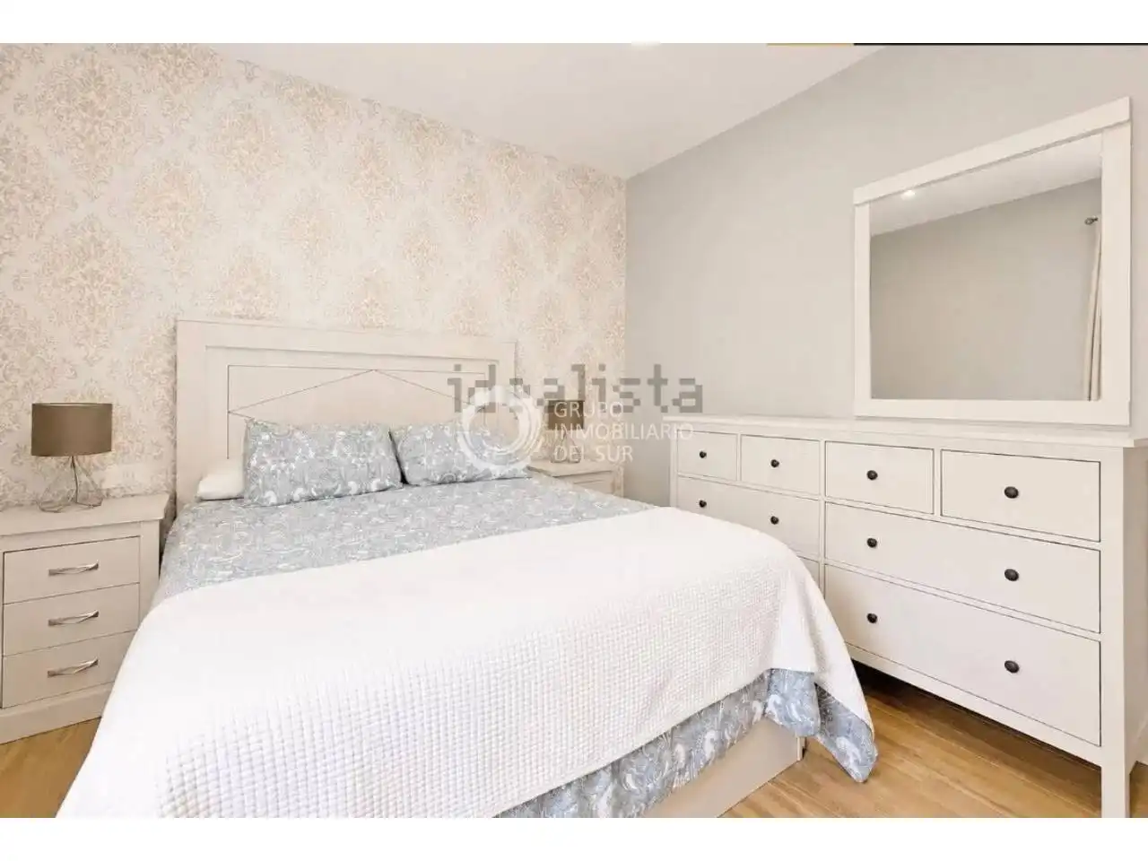 Habitación de Piso en venta en Cádiz con Terraza y Alarma