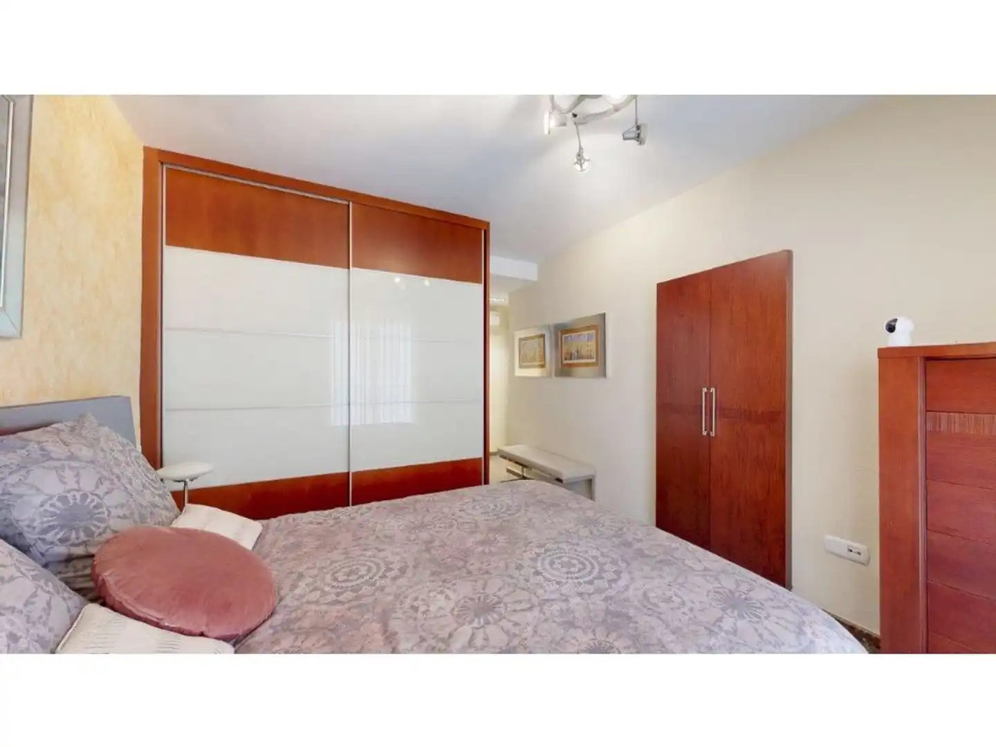 Habitación de Ático en venta en Paterna con Aire acondicionado, Terraza y Trastero