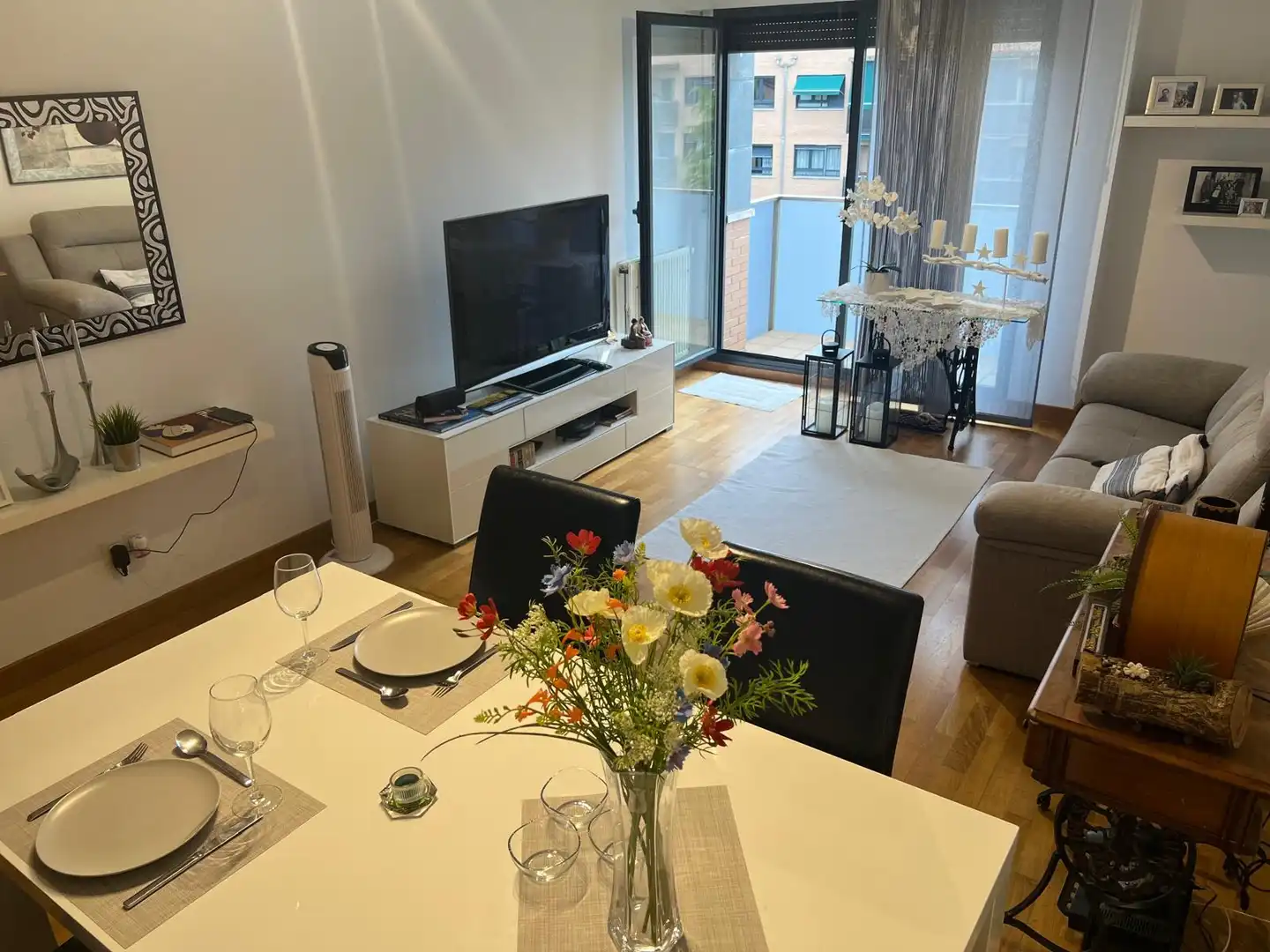 Sala de estar de Apartamento en venta en  Pamplona / Iruña con Calefacción, Jardín privado y Parquet