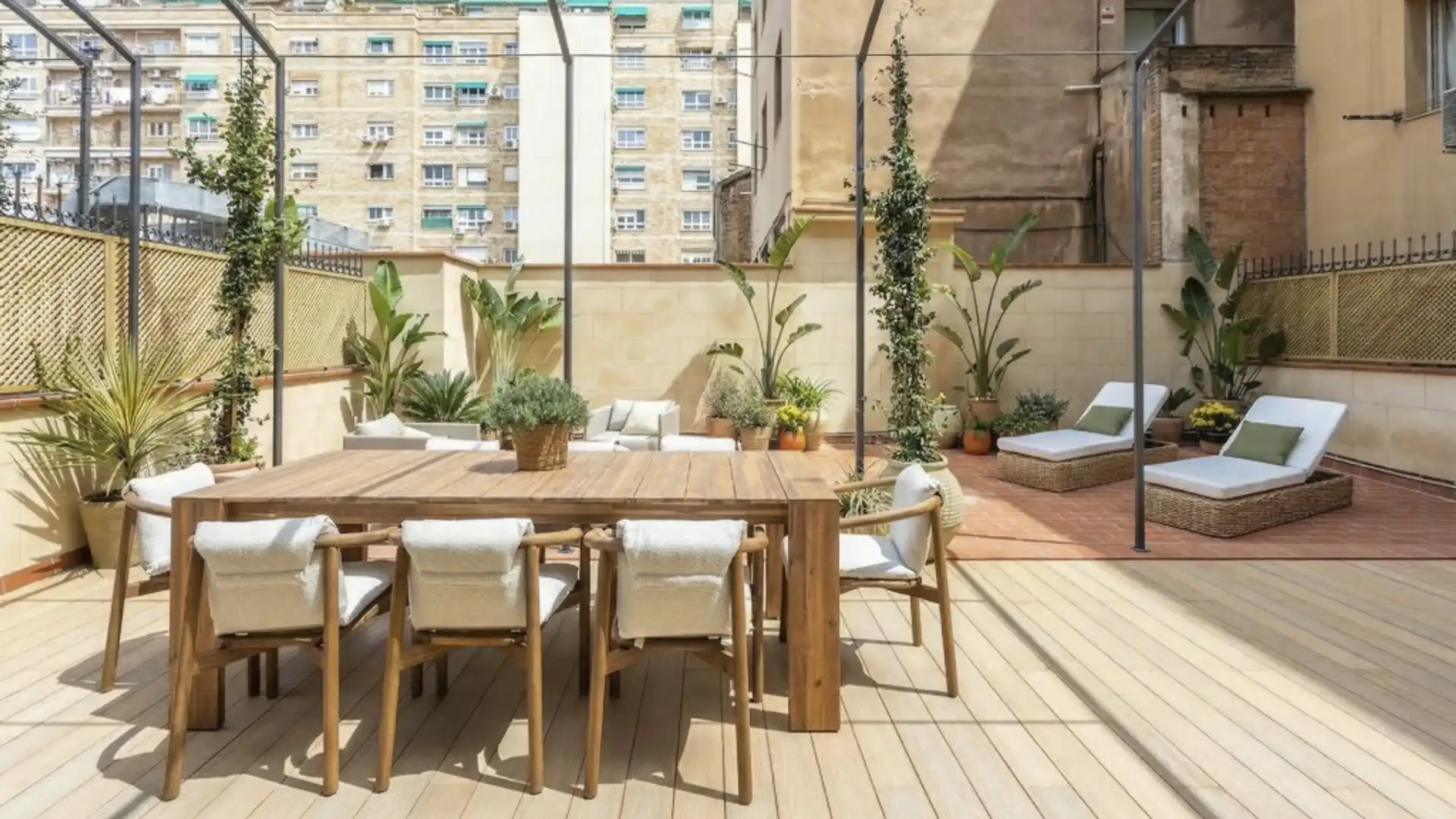 Terrasse von Wohnungen zum Verkauf in  Barcelona Capital mit Klimaanlage, Privatgarten und Parkett