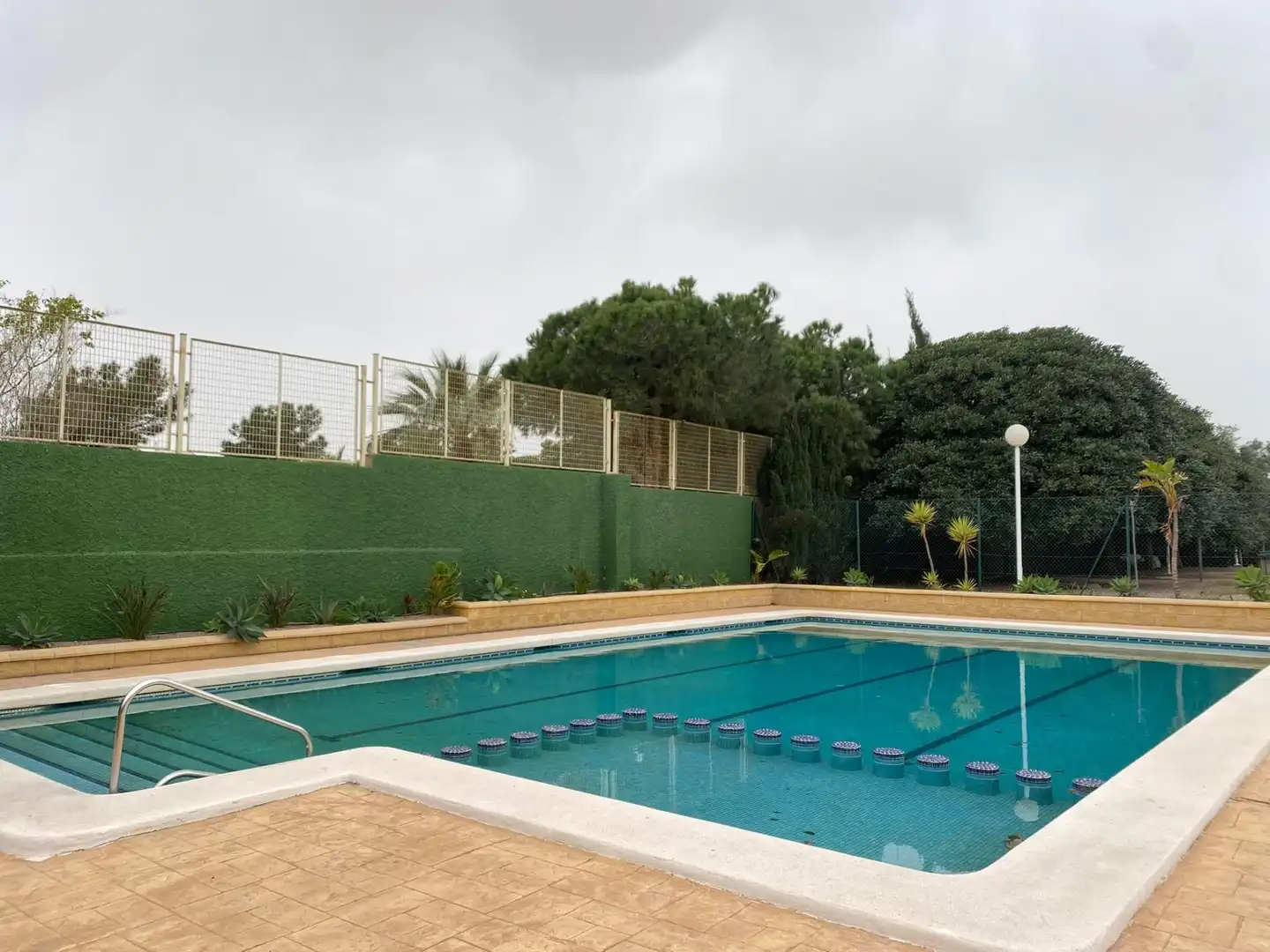 Schwimmbecken von Wohnung zum Verkauf in Águilas mit Klimaanlage, Terrasse und Abstellraum