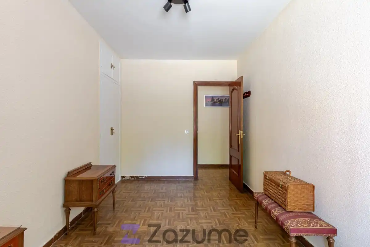 Schlafzimmer von Wohnung zur Miete in Madrid mit Klimaanlage, Heizung und Möbliert