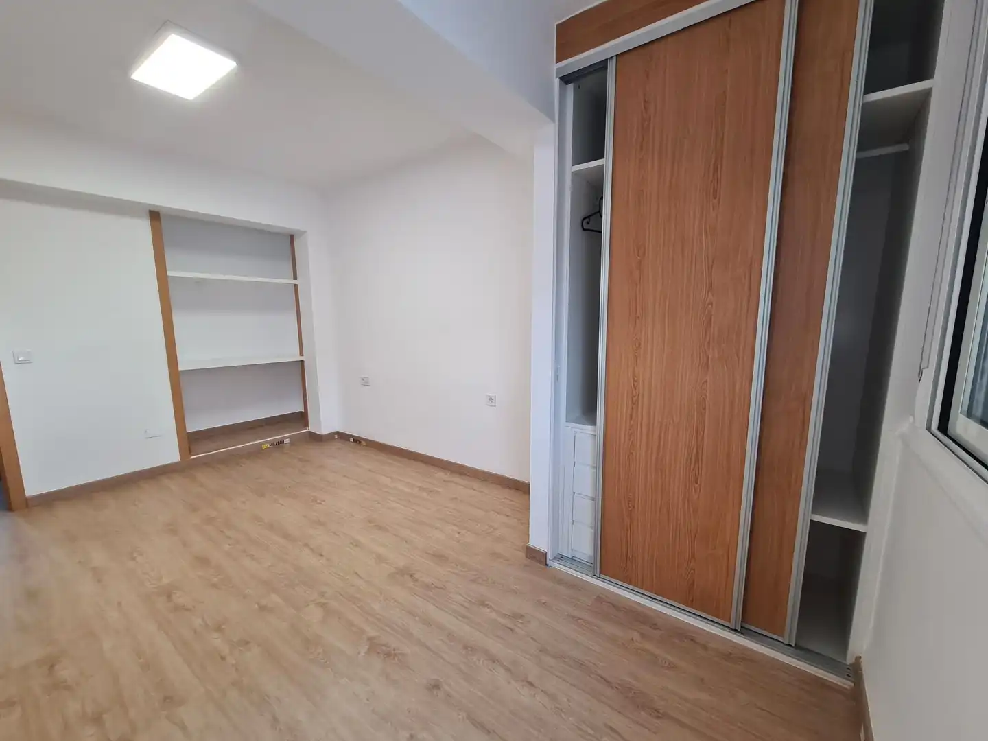 Attic for rent in Foners