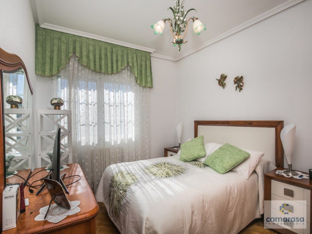 Dormitori de Casa o xalet en venda en Ávila Capital