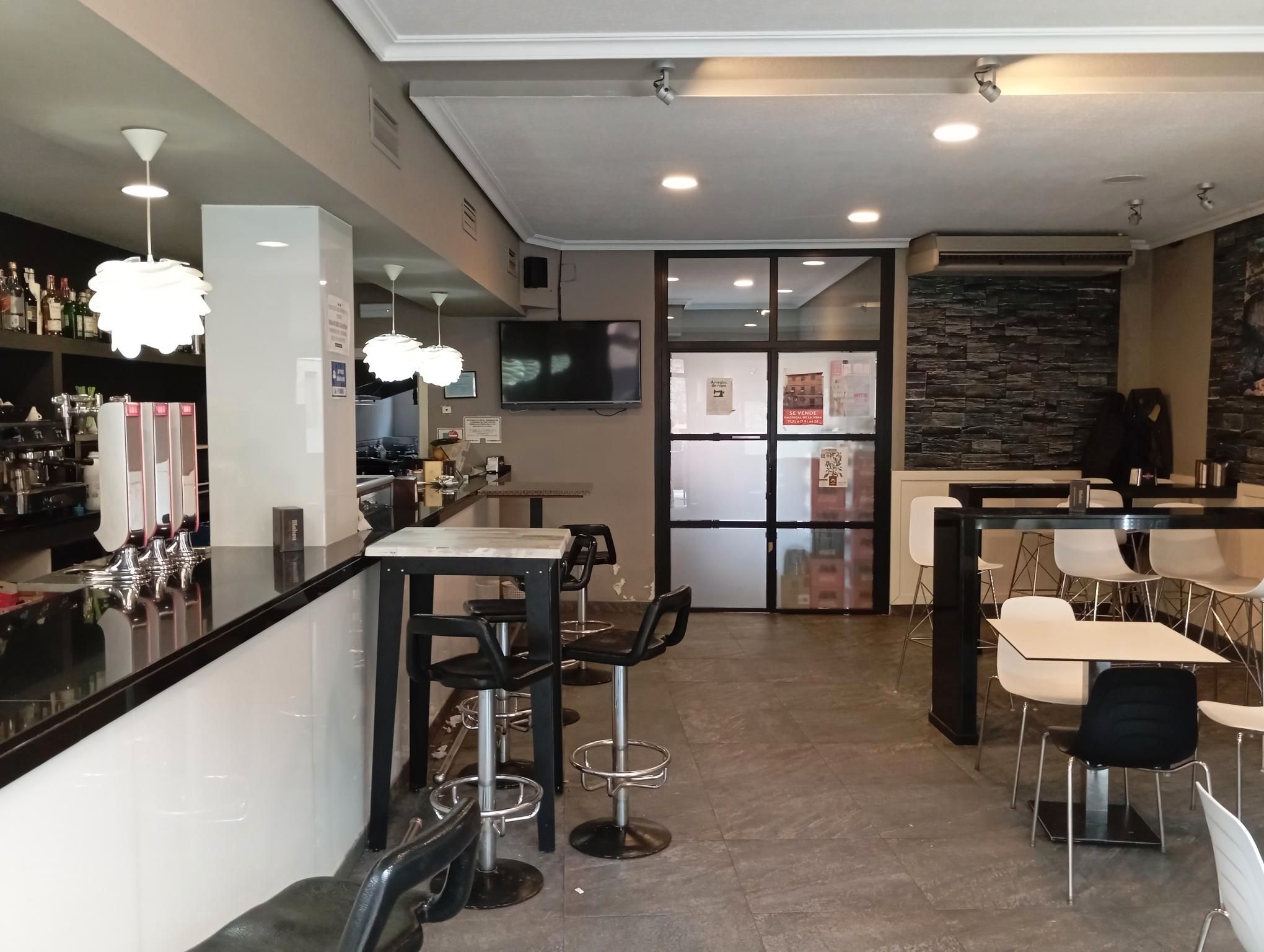Premises for sale in Madrigal de la Vera