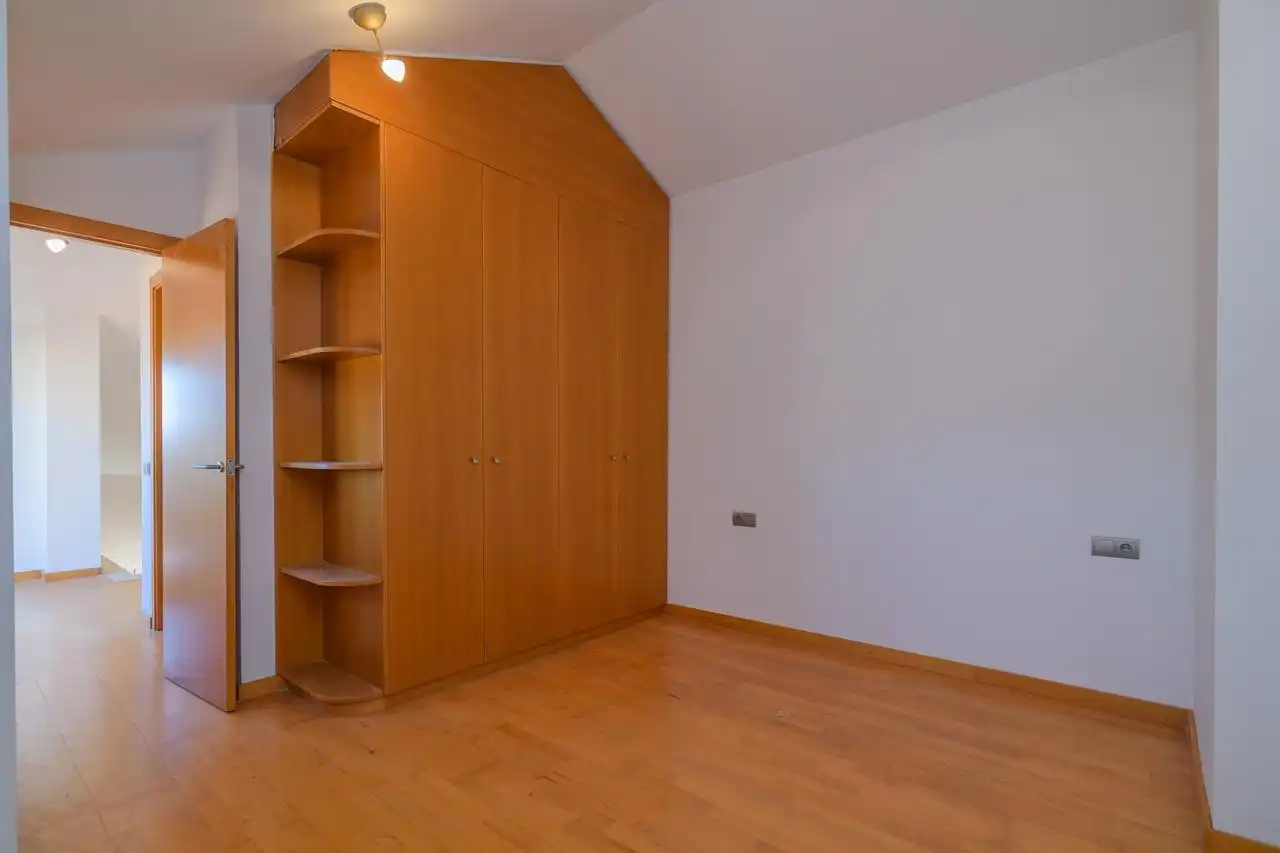 Bedroom of Duplexes for sale in Manresa  with Air Conditioner, Parquet flooring and Terrace