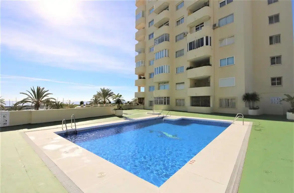 Pis amb piscina en venda a Estepona Pueblo