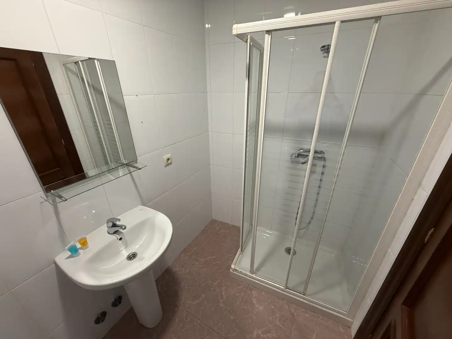 Bany de Edifici en venda en Siero amb Alarma