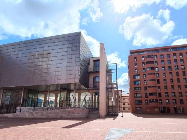 Local comercial en Alquiler en Calle Sara Borrell en San Agustín - Parque Europa