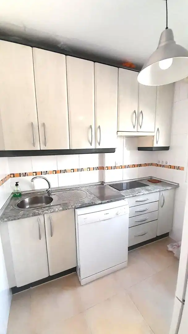 Küche von Wohnung zum Verkauf in Benidorm mit Klimaanlage, Terrasse und Möbliert