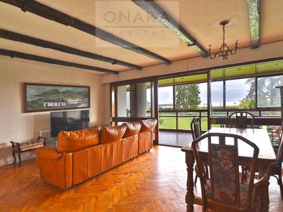 Sala d'estar de Pis en venda en Hondarribia amb Terrassa