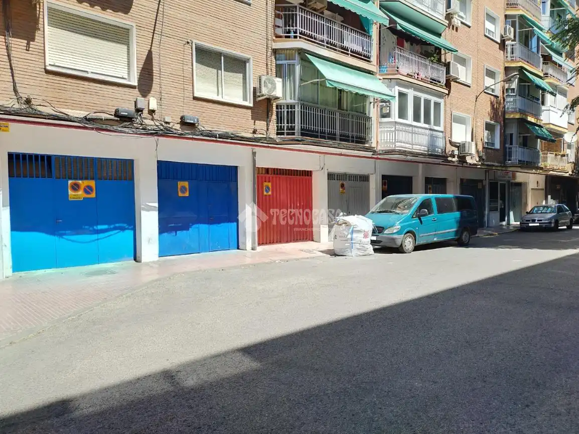 Vista exterior de Local de alquiler en Getafe