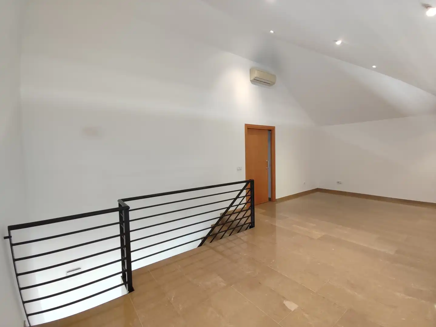 Maisonette zur Miete in Girona mit Klimaanlage, Heizung und Terrasse