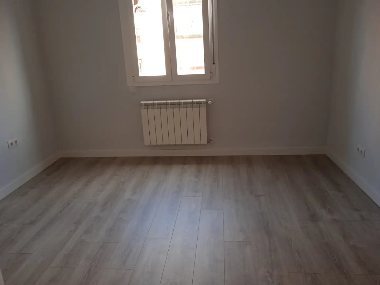 Schlafzimmer von Wohnung zur Miete in Madrid mit Klimaanlage, Heizung und Parkett