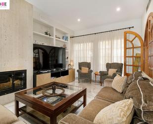 Living room of Single-family semi-detached for sale in  Granada Capital  with Air Conditioner, Heating and Private garden