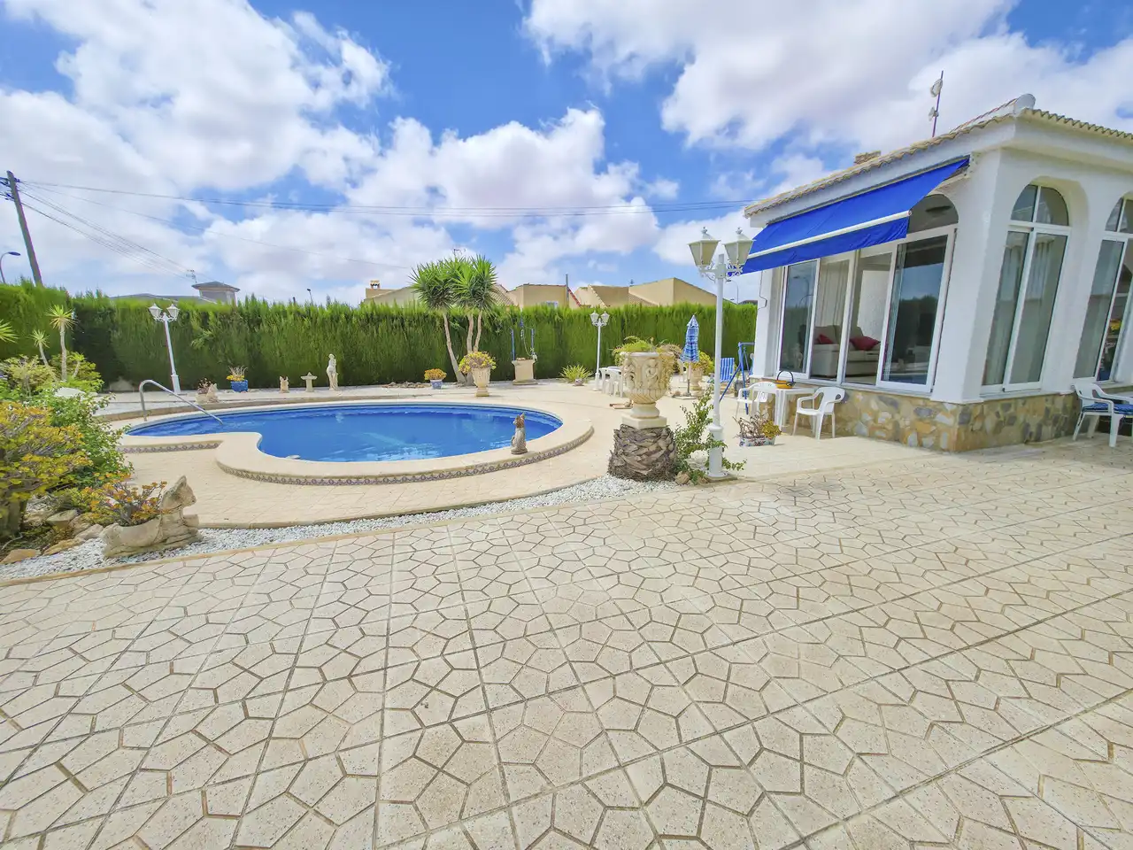 Piscina de Casa o xalet en venda en Torrevieja