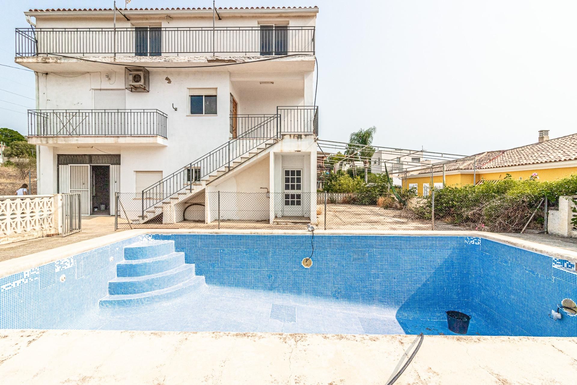 Piscina de Casa o xalet en venda en Alginet amb Aire condicionat, Jardí privat i Terrassa