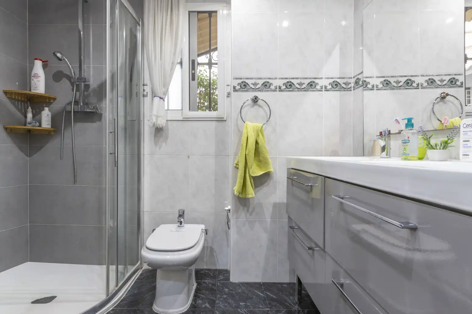 Baño de Piso en venta en Valencia con Aire acondicionado, Calefacción y Parquet