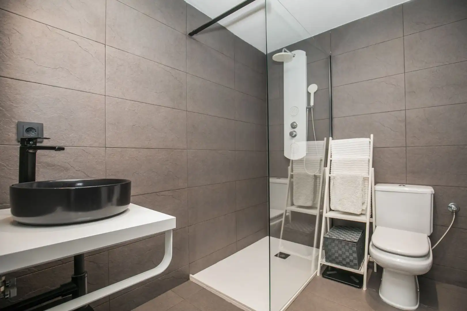 Bathroom of Flat for sale in Ávila  with Heating, Terrace and Storage room