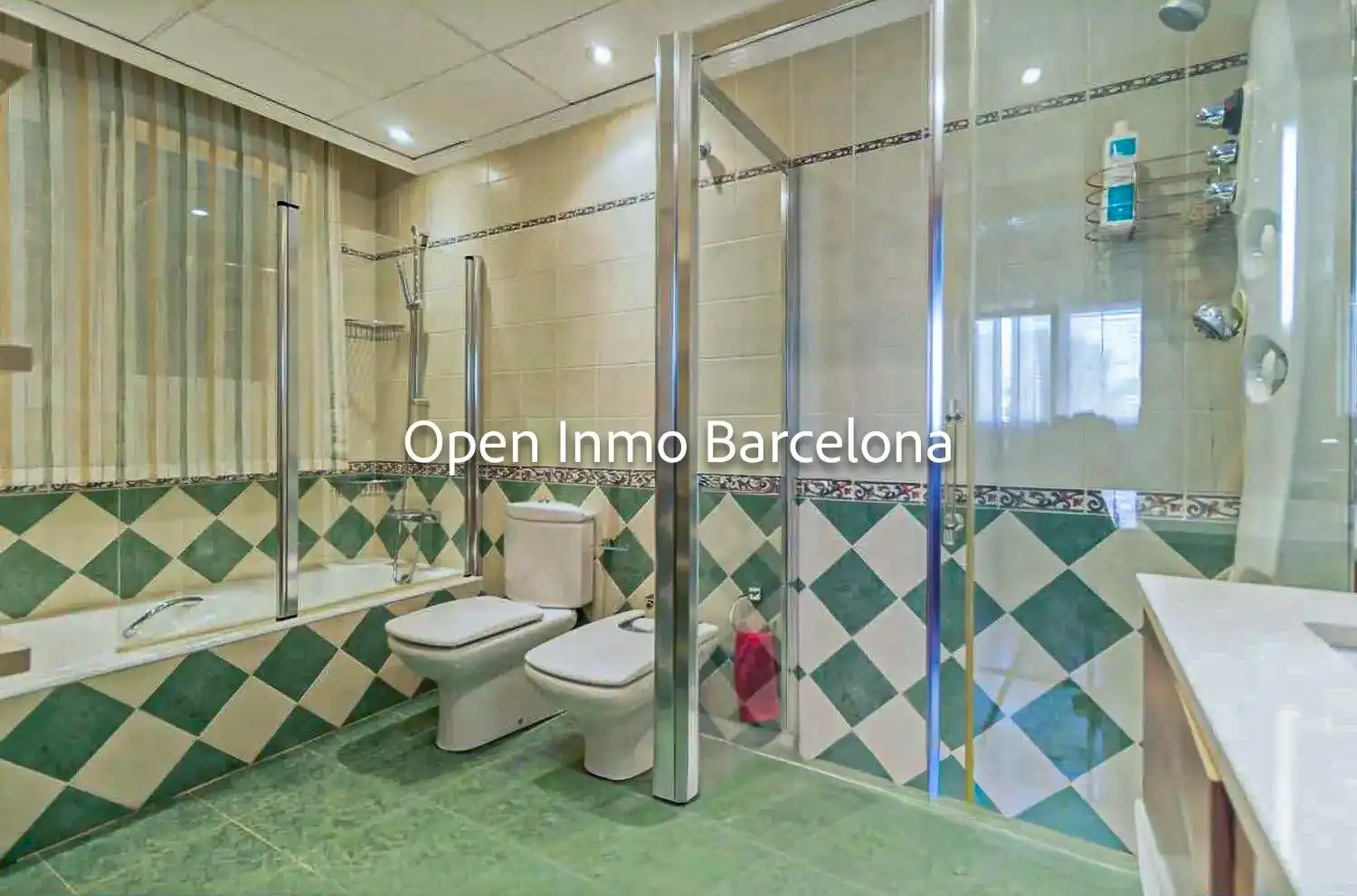 Bathroom of Houses for sale in Castelldefels  with Air Conditioner, Heating and Private garden