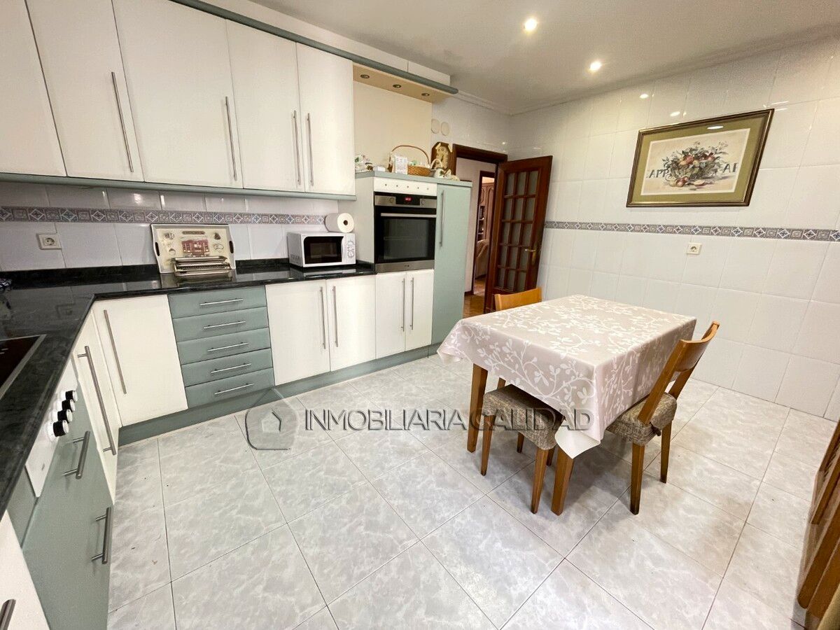 Cocina de Piso en venta en Burgos Capital con Calefacción y Terraza