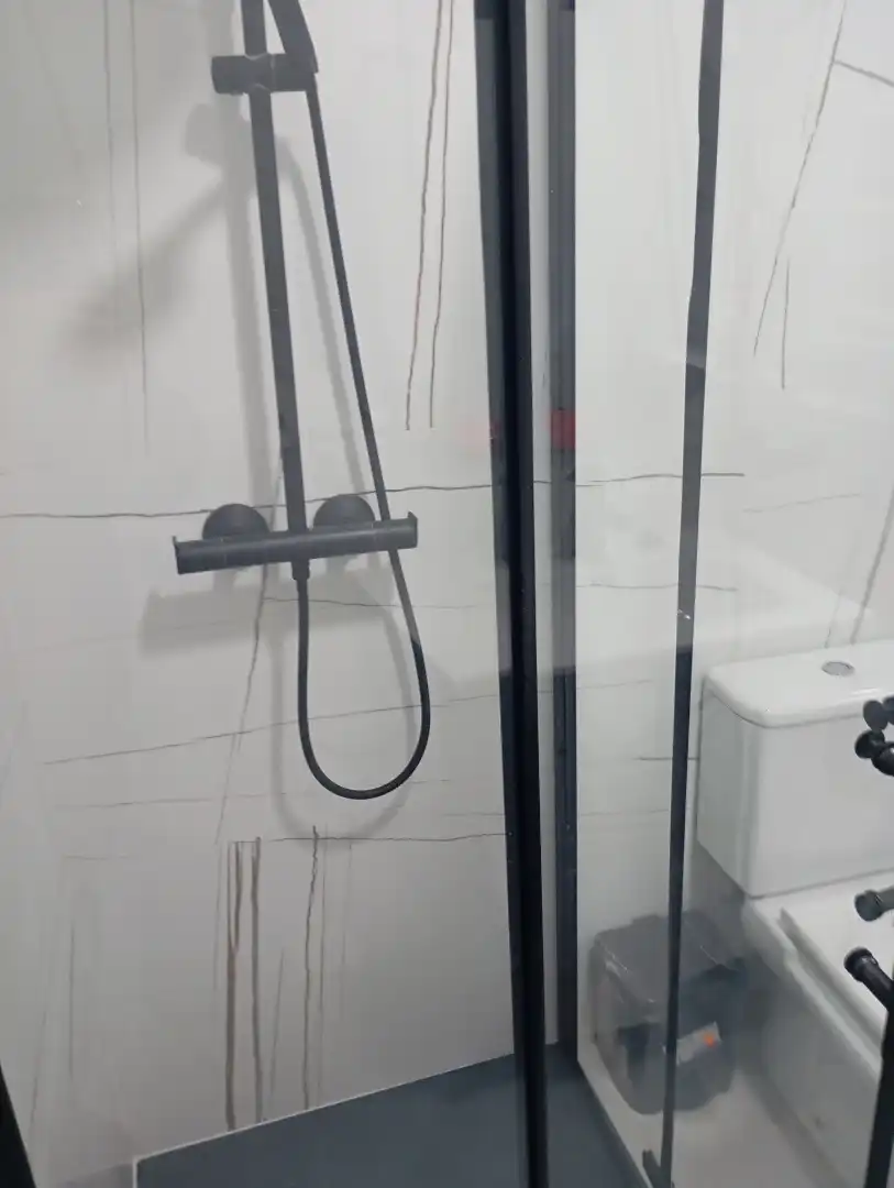 Badezimmer von Wohnung zur Miete in Granada mit Klimaanlage, Heizung und Möbliert