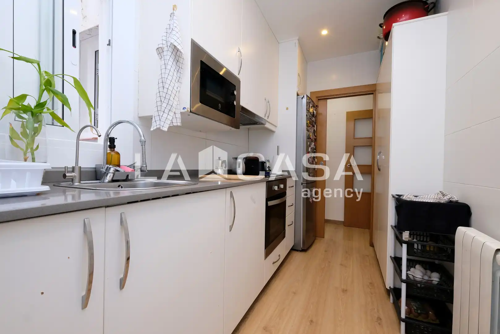 Cocina de Piso en venta en Barcelona con Calefacción y Balcón