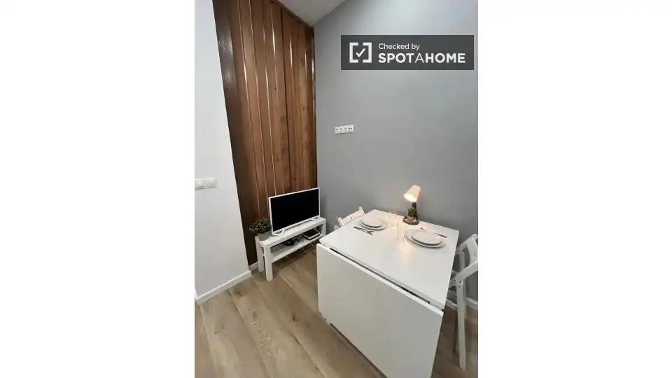 Menjador de Apartament per a compartir en Madrid amb Aire condicionat, Calefacció i Terrassa