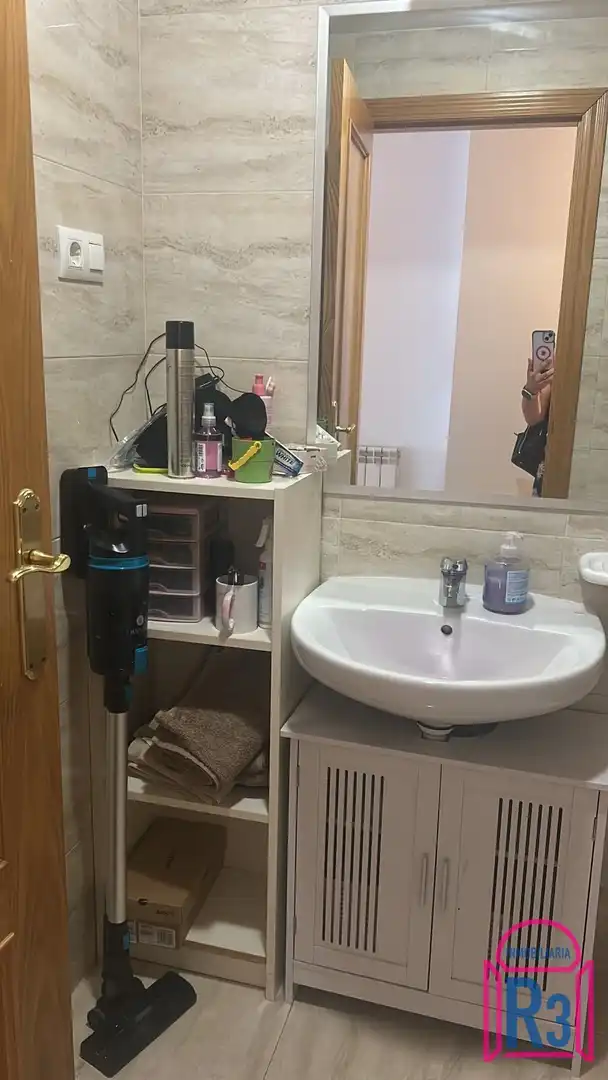 Baño de Apartamento de alquiler en Villaquilambre con Calefacción, Terraza y Trastero