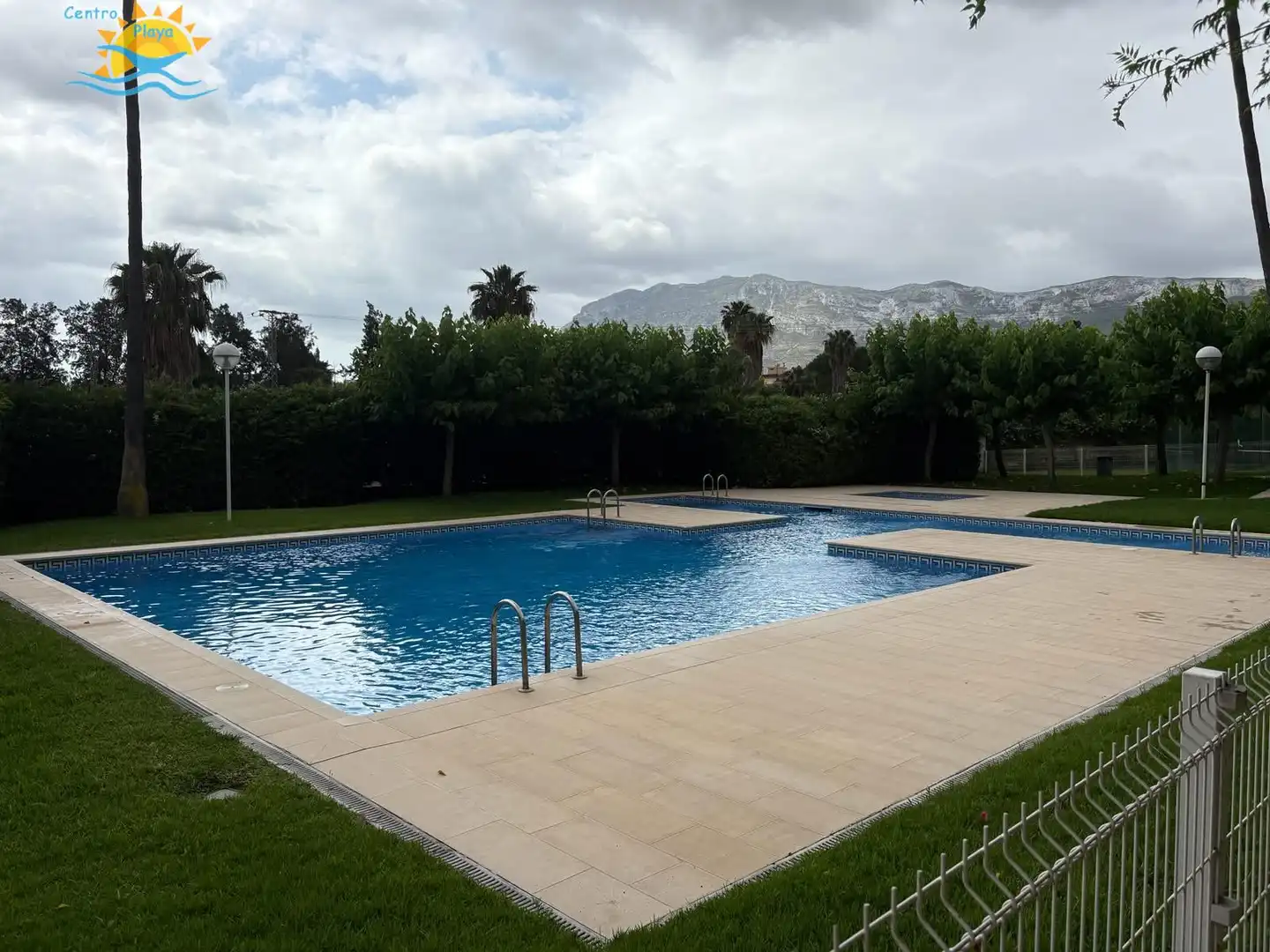 Piscina de Apartament en venda en Dénia amb Aire condicionat, Calefacció i Terrassa