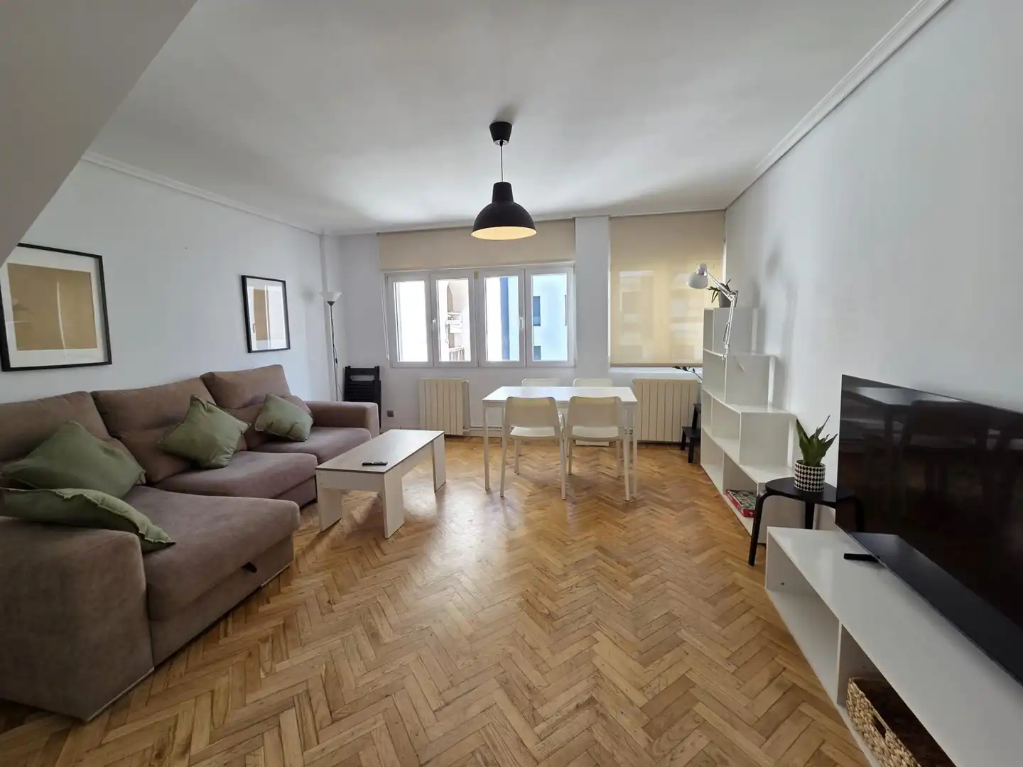 Living room of Attic for rent in Santa Cruz de Bezana  with Private garden, Parquet flooring and Terrace