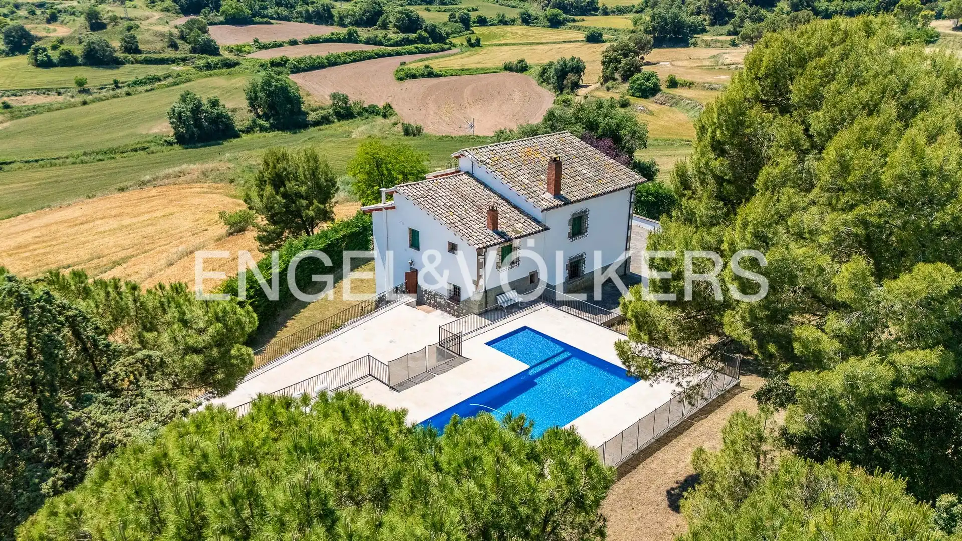 Finca rústica en venta en Sant Feliu Sasserra con Calefacción, Terraza y Piscina