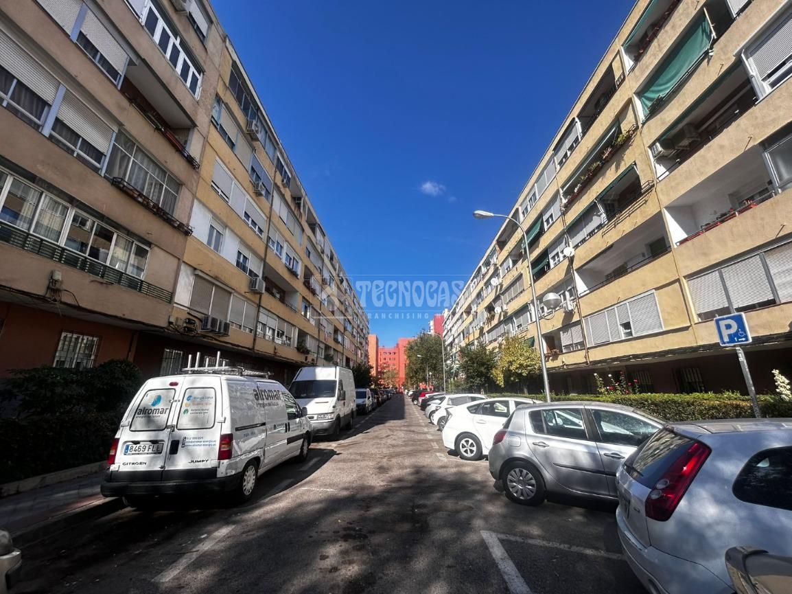 Exterior view of Flat for sale in  Madrid Capital  with Air Conditioner and Terrace