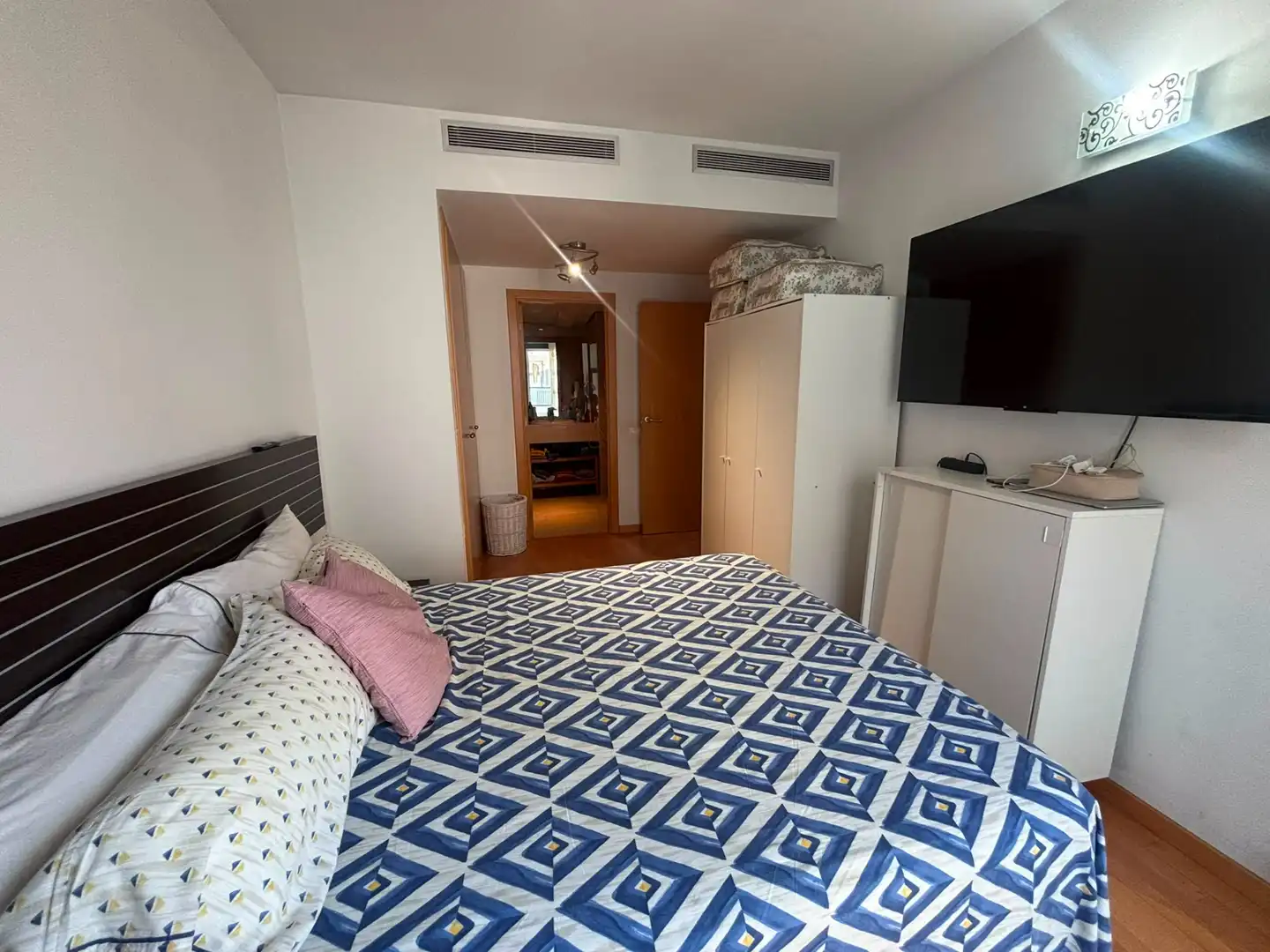 Habitación de Ático en venta en Badalona con Aire acondicionado, Calefacción y Trastero