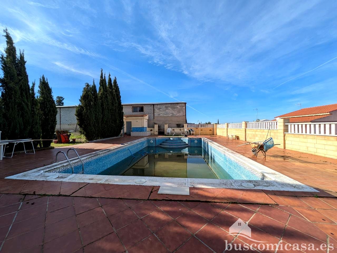 Swimming pool of Industrial buildings for sale in Linares