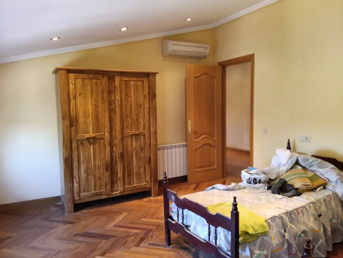 Dormitori de Casa o xalet en venda en Casarrubios del Monte amb Aire condicionat, Calefacció i Jardí privat