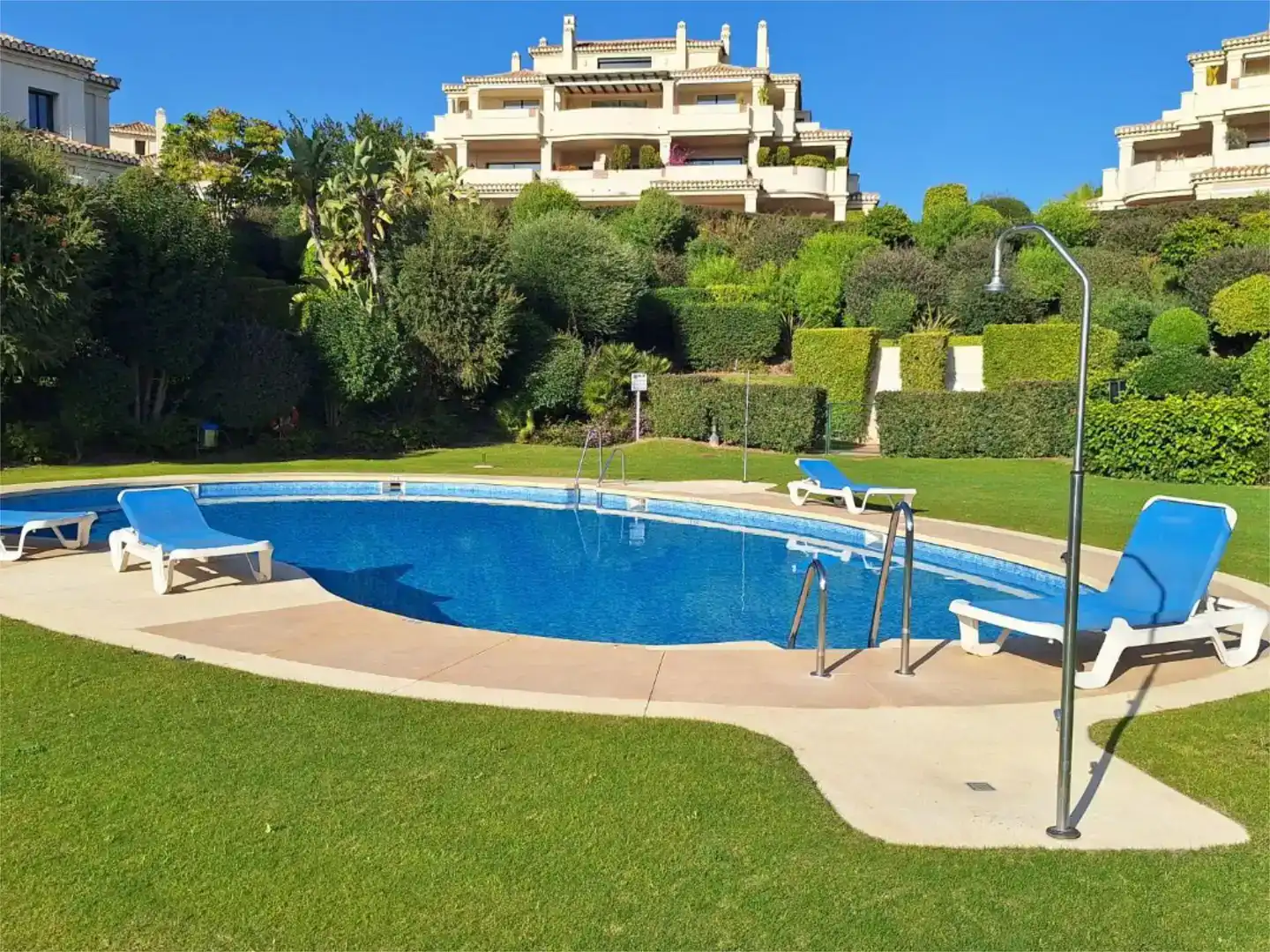 Piscina de Pis en venda en Benahavís amb Aire condicionat, Piscina i Balcó