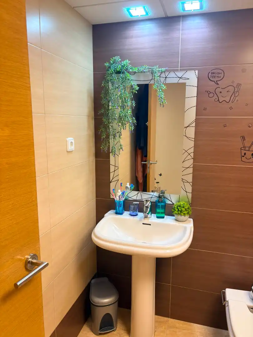 Baño de Apartamento de alquiler en Vandellòs i l'Hospitalet de l'Infant con Aire acondicionado, Calefacción y Amueblado