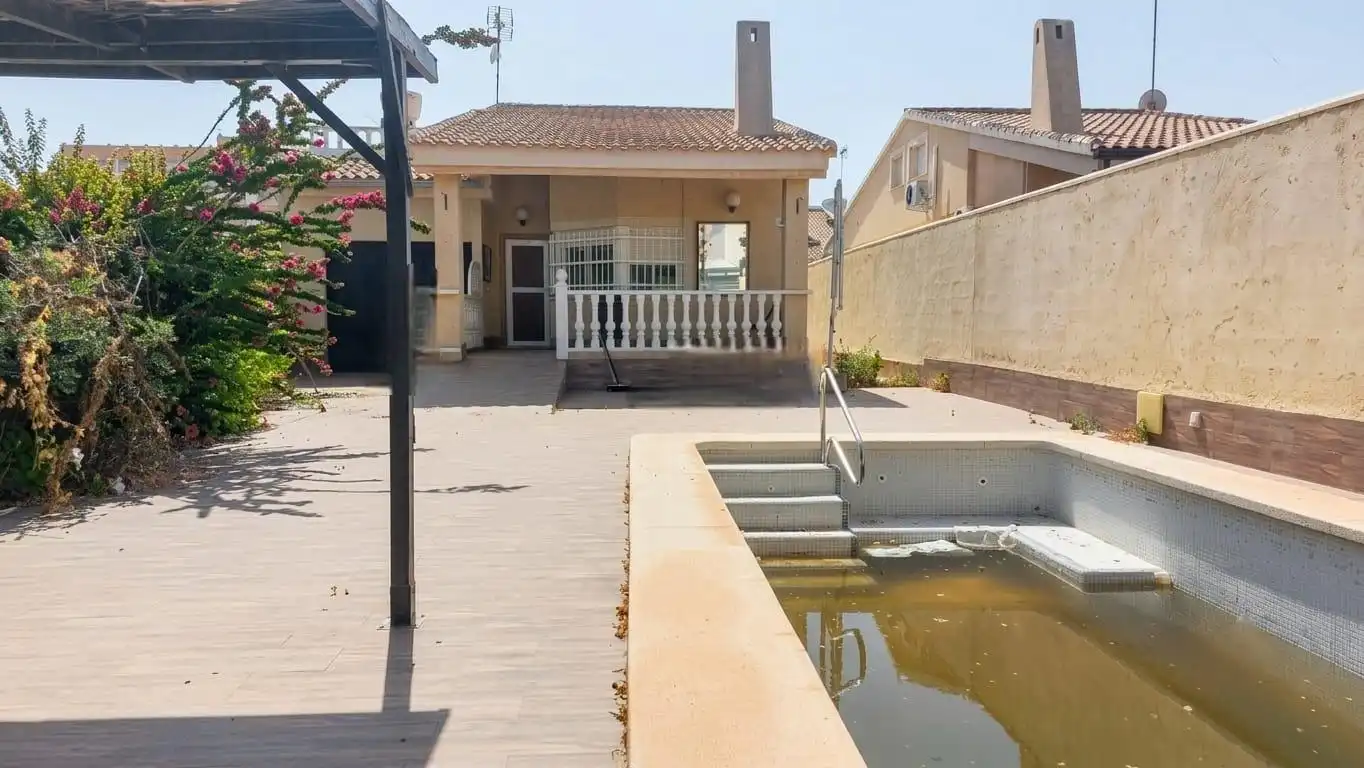 Piscina de Casa o chalet en venta en Cartagena con Aire acondicionado, Jardín privado y Terraza