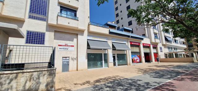 Local comercial en Venta en Avenida del Doctor Jiménez Díaz, 7 en Paus - Poligono San Blas
