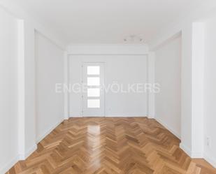Apartment to rent in  Madrid Capital  with Air Conditioner, Heating and Terrace