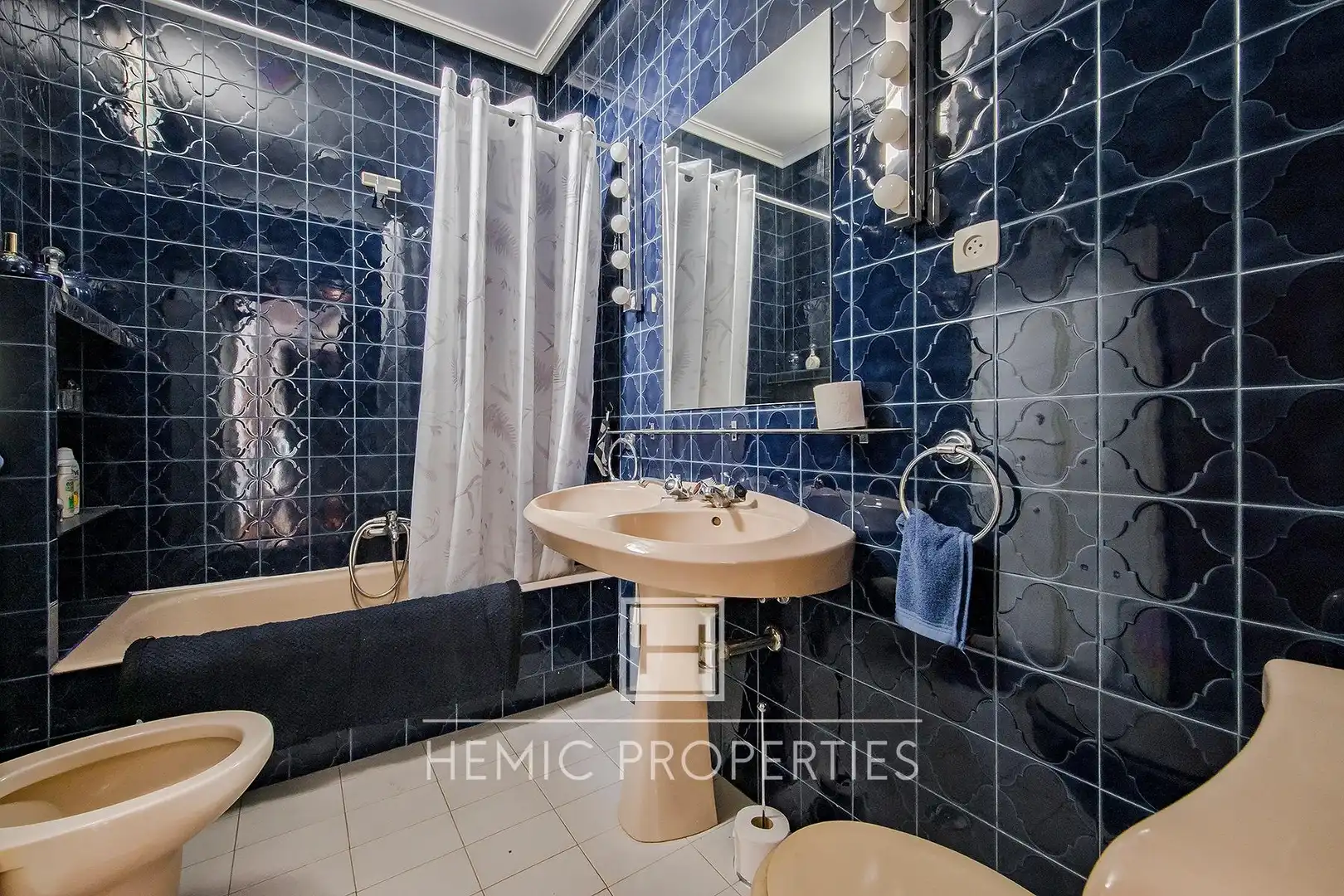 Baño de Piso en venta en Madrid con Trastero y Balcón