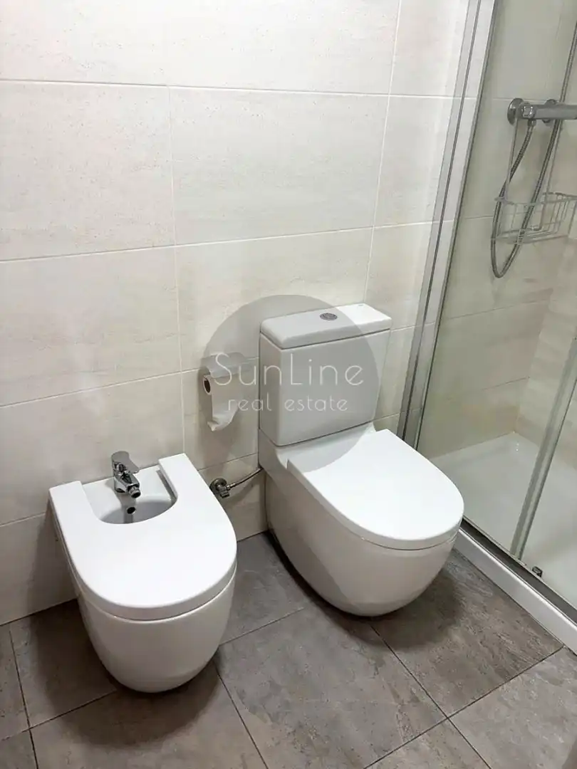 Bathroom of Flat for rent in Valencia  with Air Conditioner, Terrace and Furnished