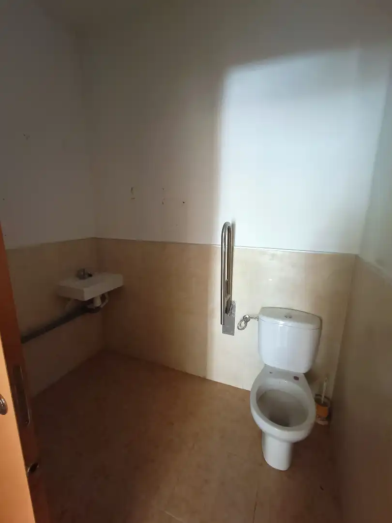 Baño de Local en venta en Burriana / Borriana