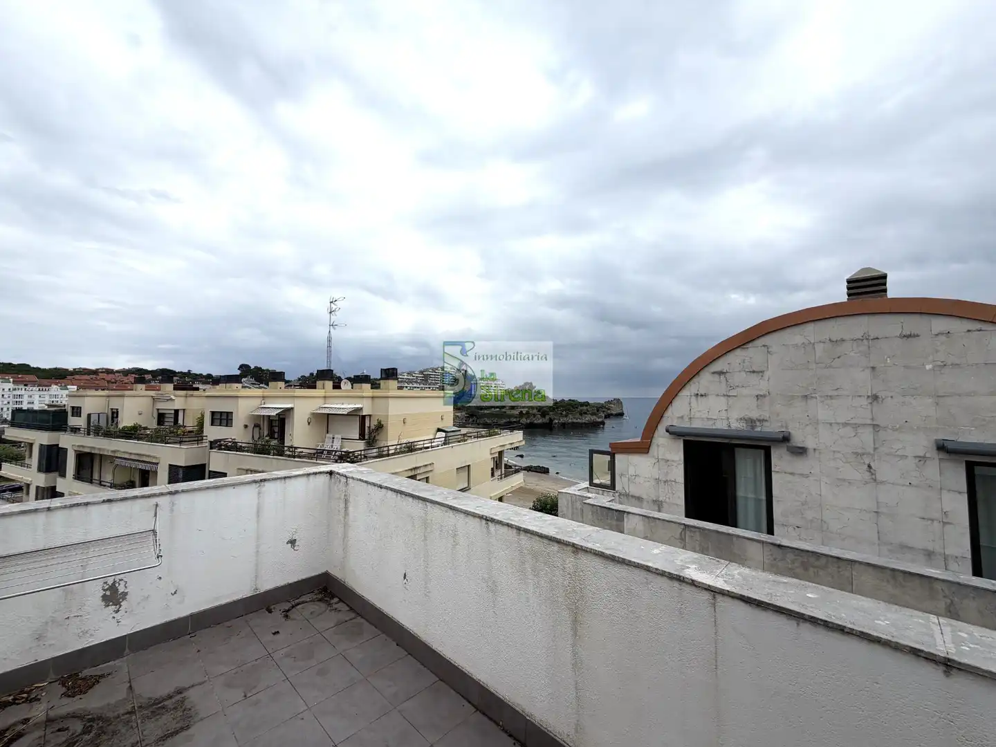 Terraza de Piso en venta en Castro-Urdiales con Calefacción, Terraza y Piscina