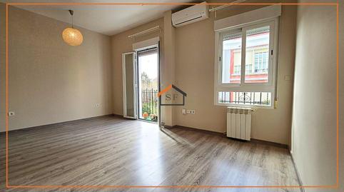 Foto 3 de Piso de alquiler en Calle Andalucia, Adelfas,  Madrid Capital