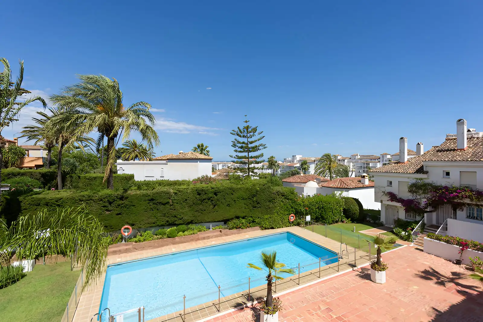 Adossat amb piscina en venda a Nueva Andalucía, imagen 2