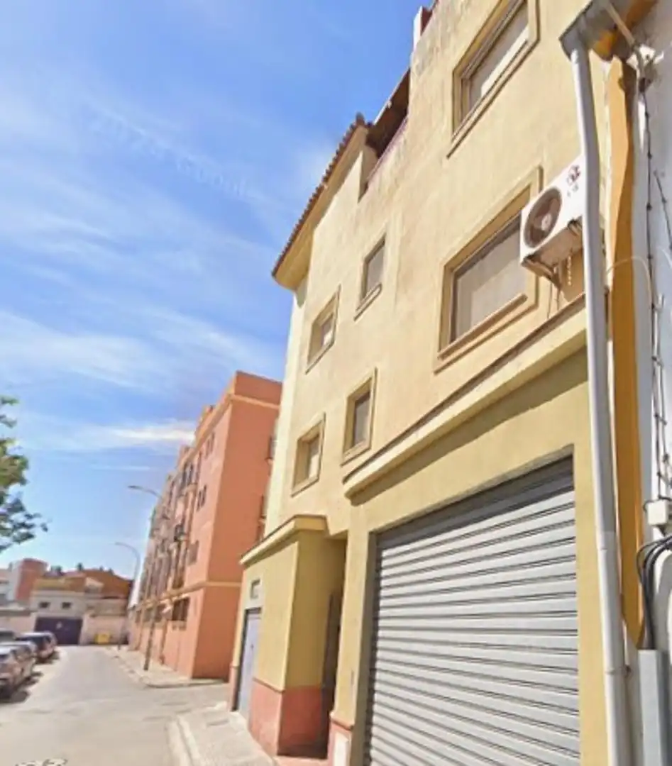 Vista exterior de Piso en venta en Población de Arroyo